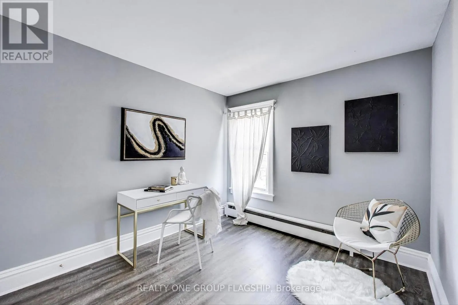 23 ROSSLYN AVENUE N