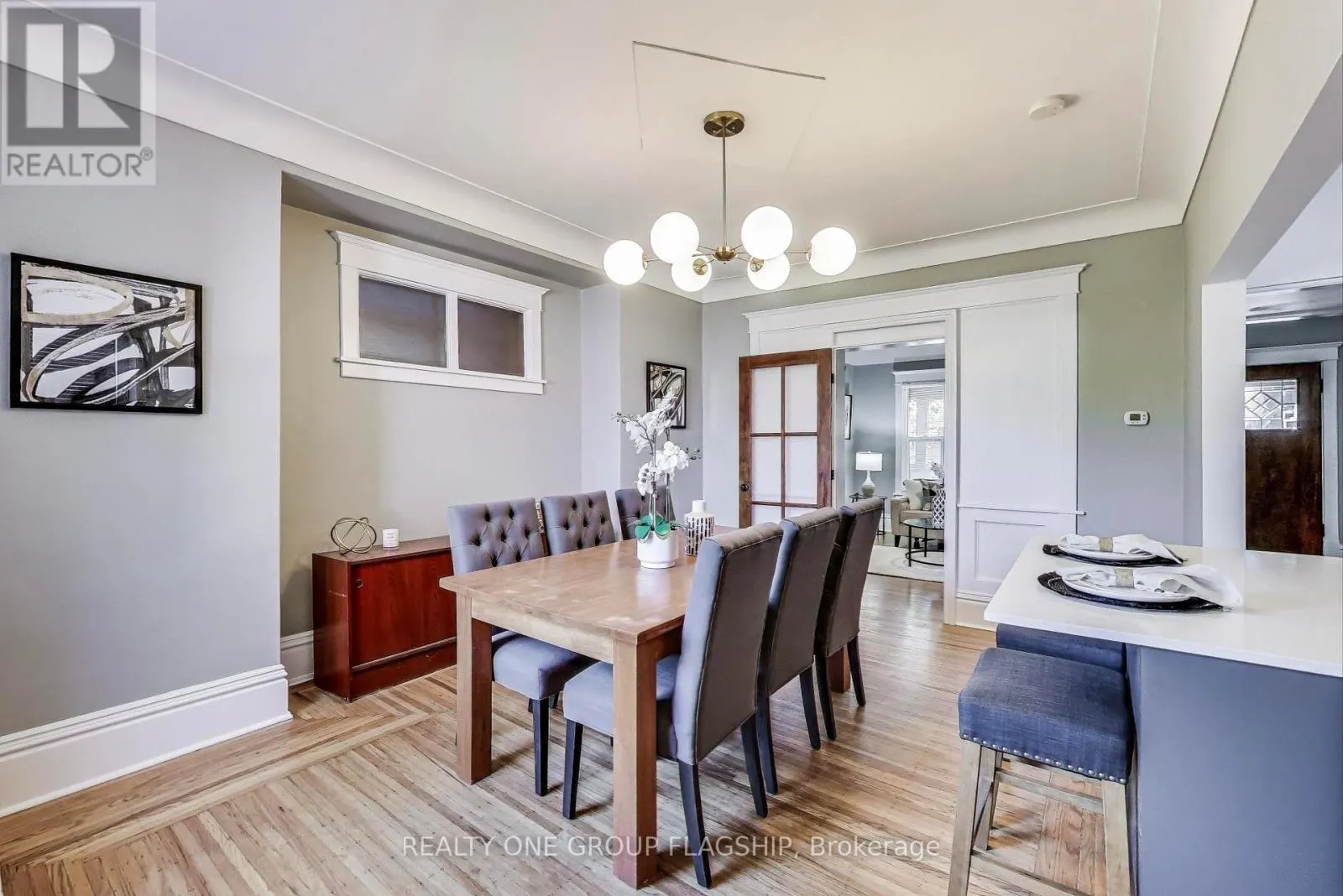 23 ROSSLYN AVENUE N