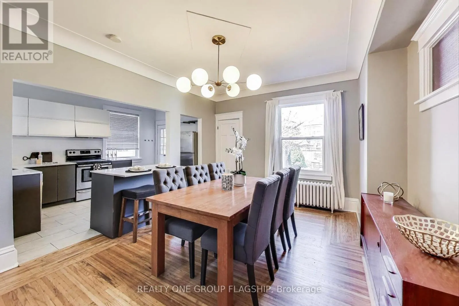 23 ROSSLYN AVENUE N