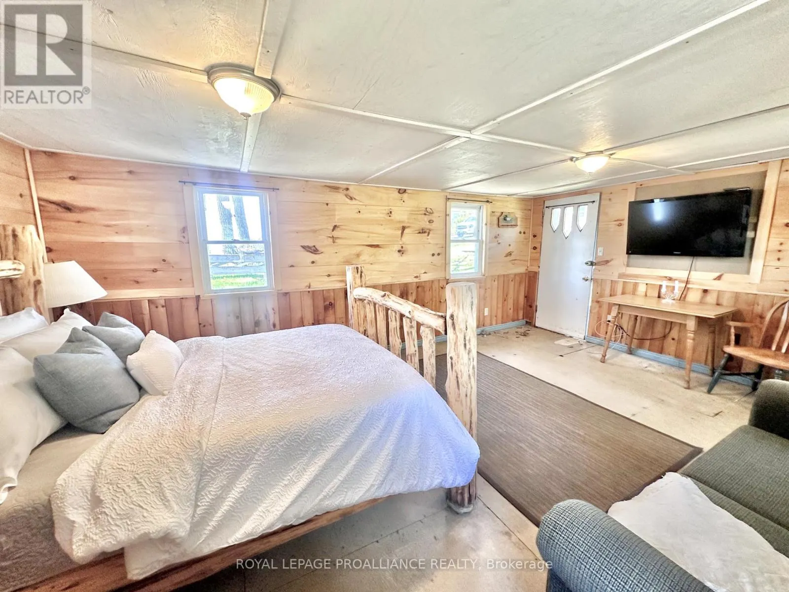 32 QUINTE VIEW ROAD