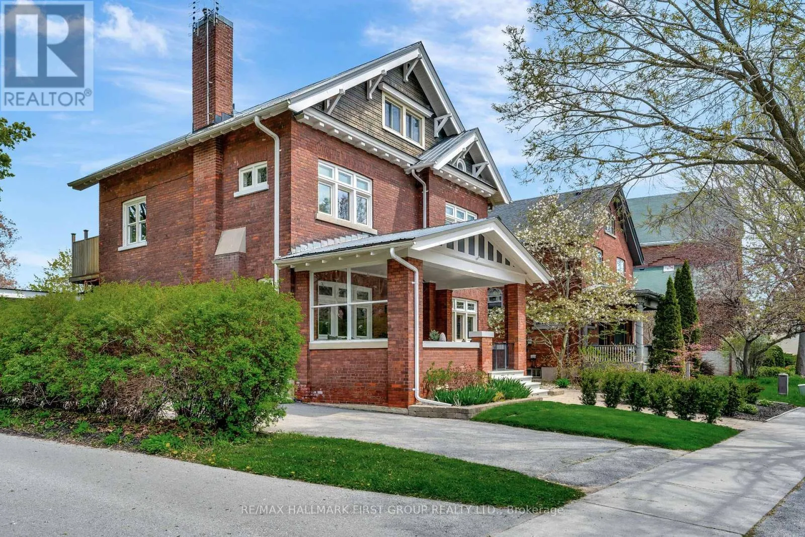 174 KING STREET W