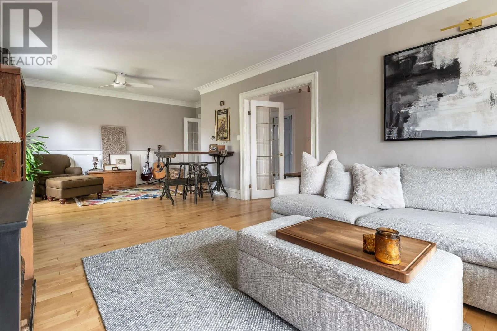 174 KING STREET W