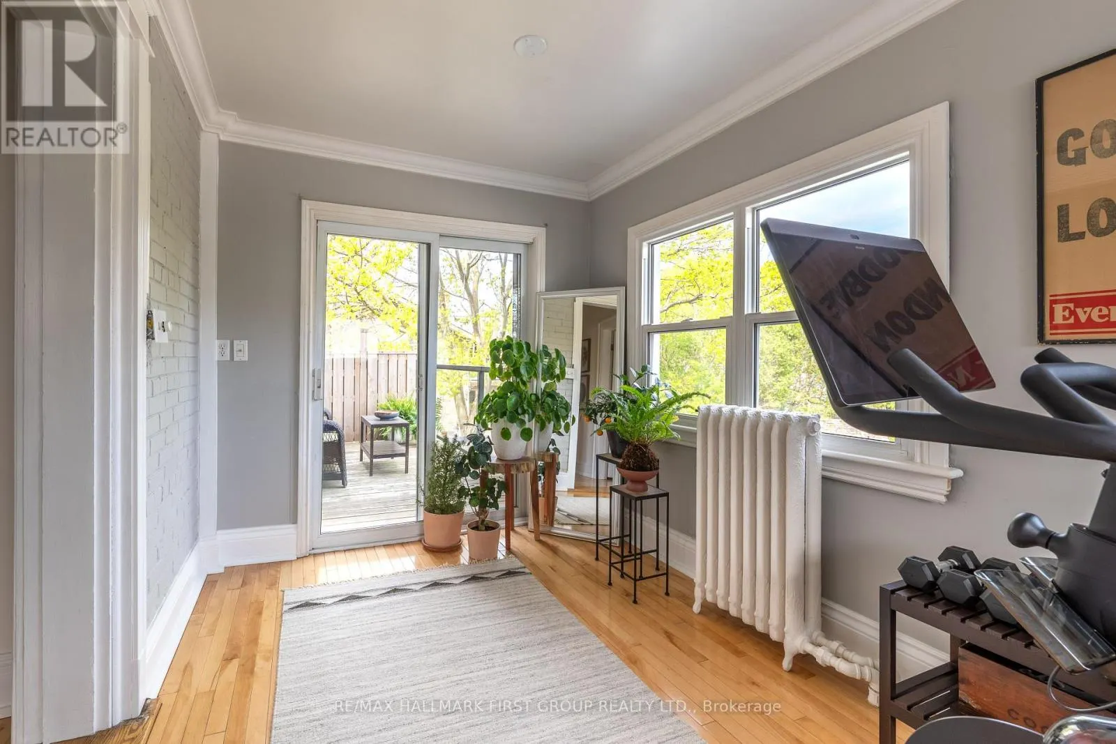 174 KING STREET W