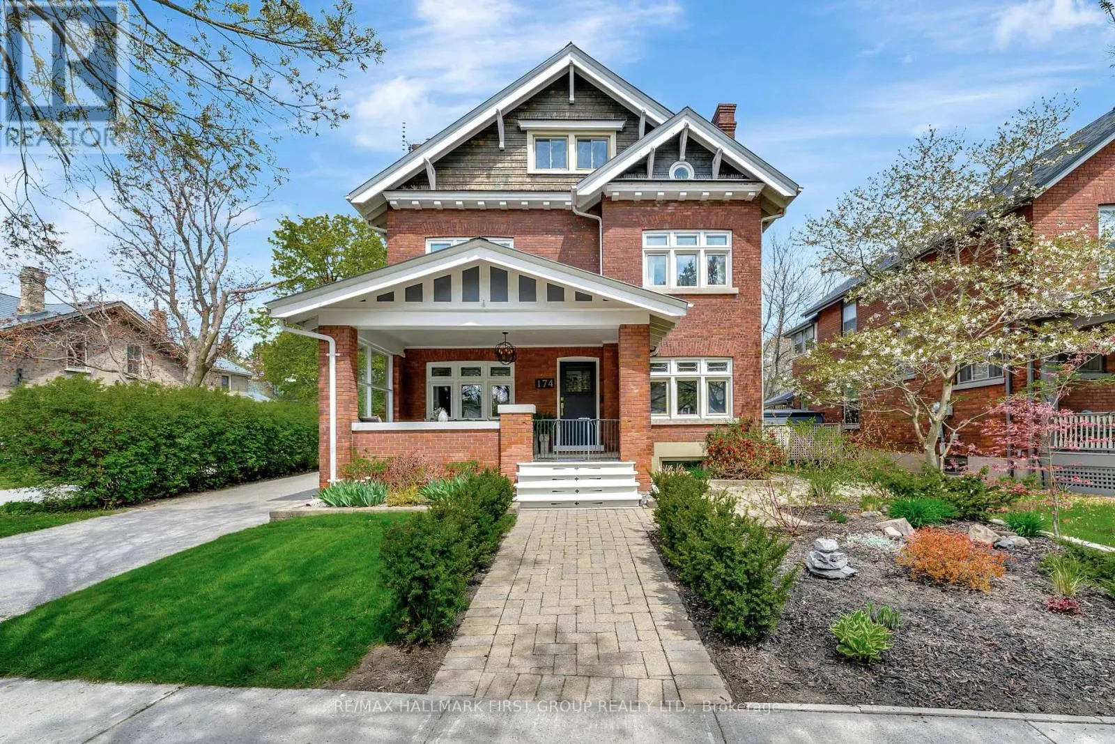 174 KING STREET W