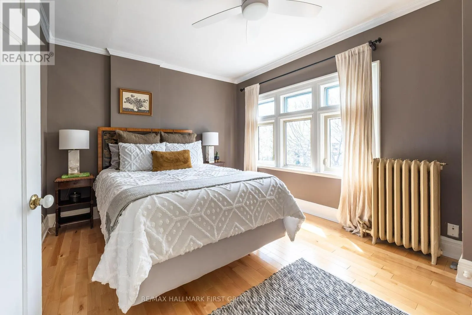 174 KING STREET W