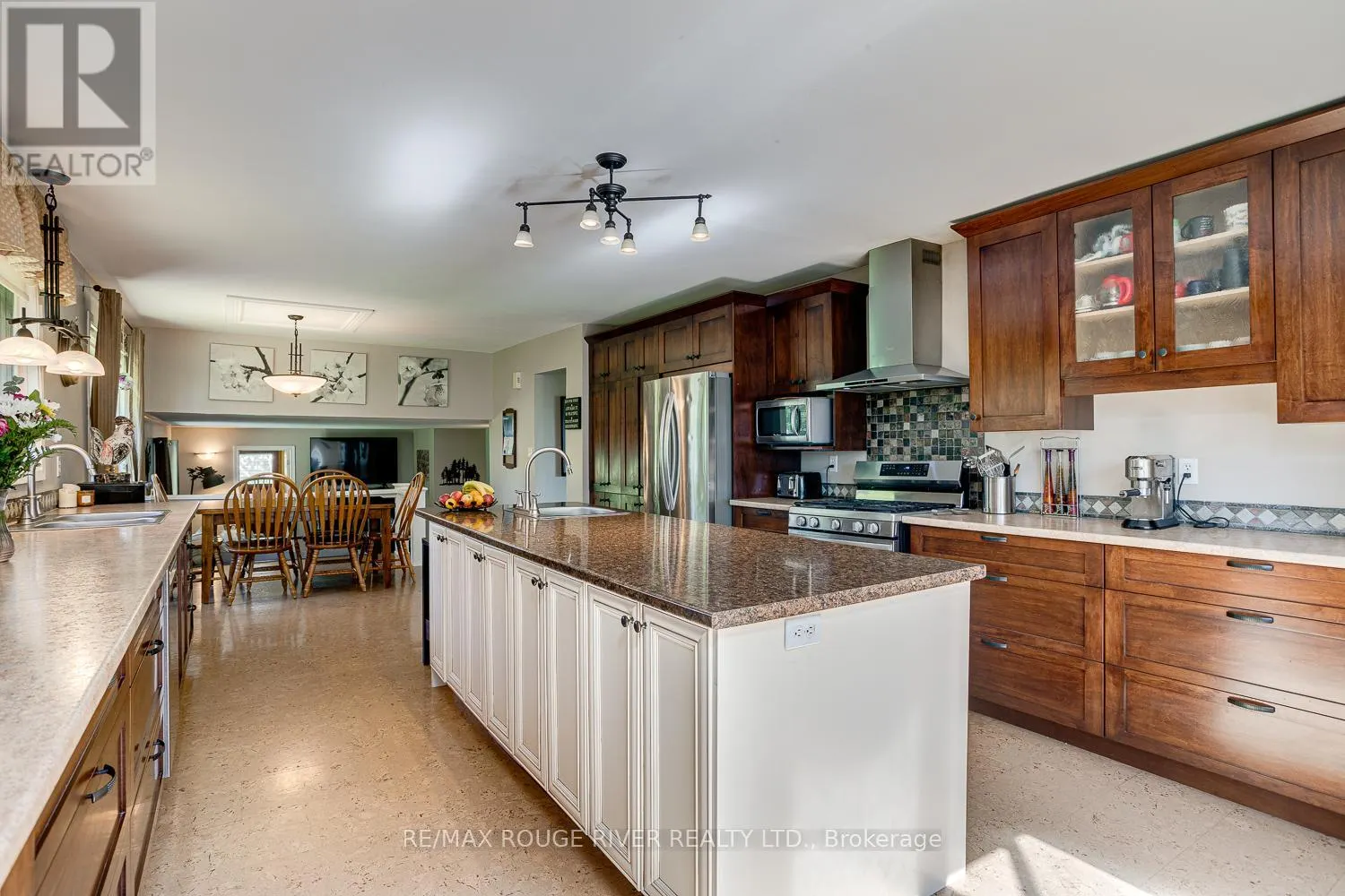 10 LAKEVIEW HEIGHTS