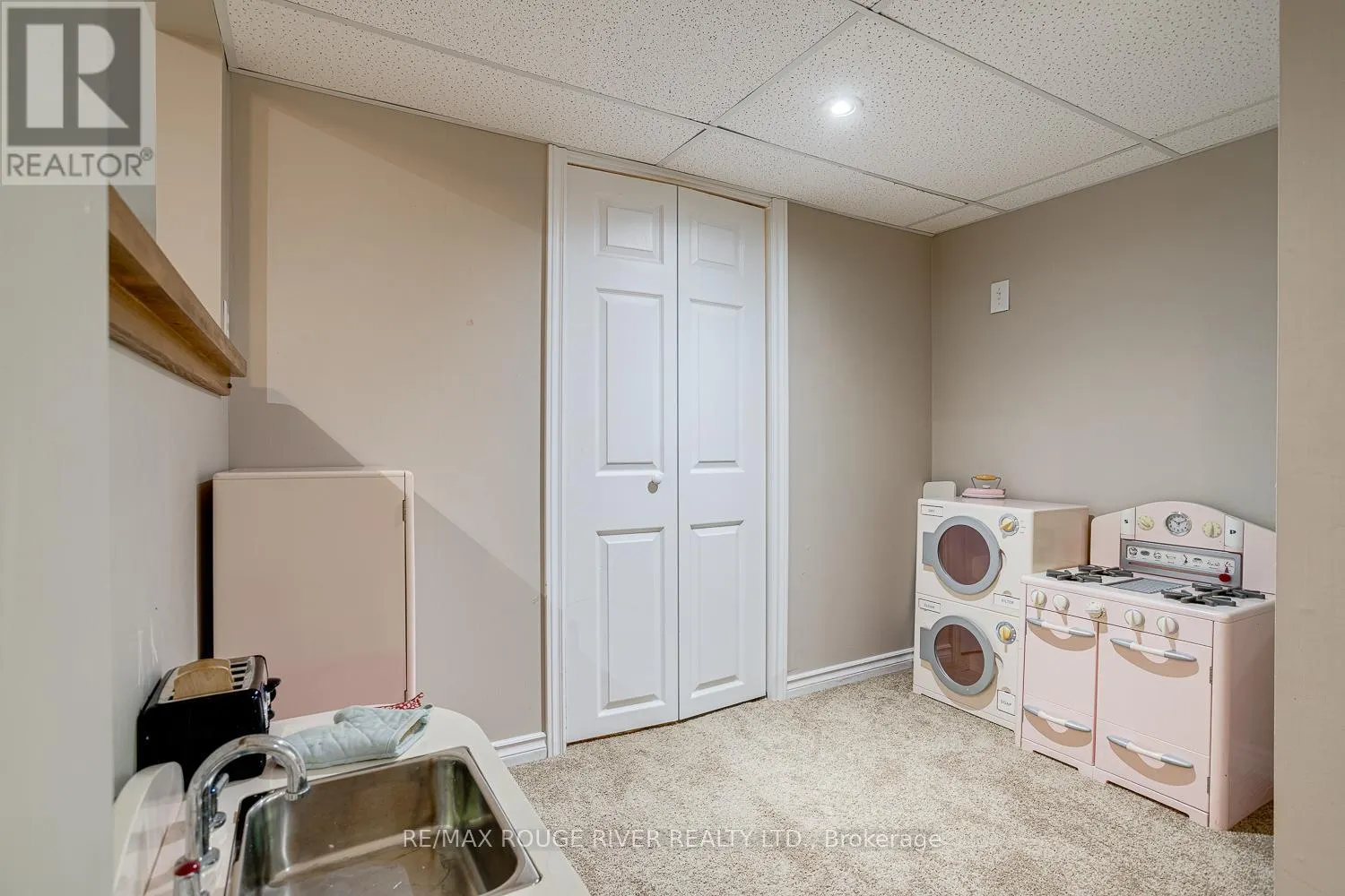 10 LAKEVIEW HEIGHTS