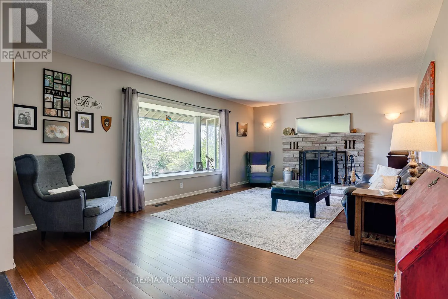10 LAKEVIEW HEIGHTS