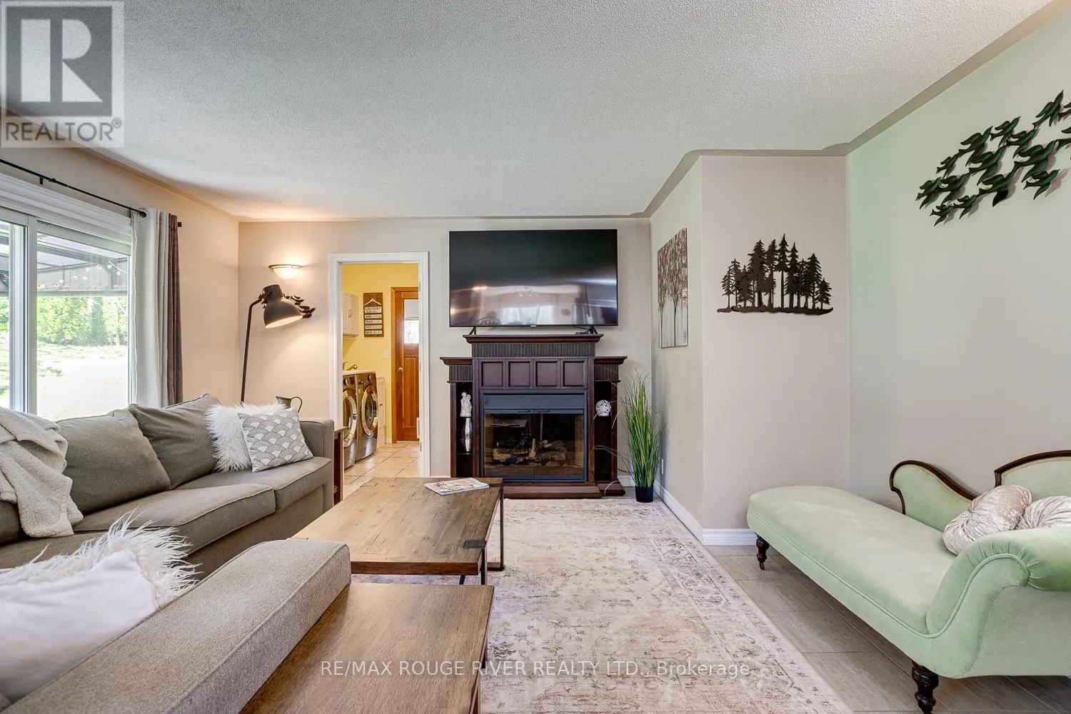 10 LAKEVIEW HEIGHTS