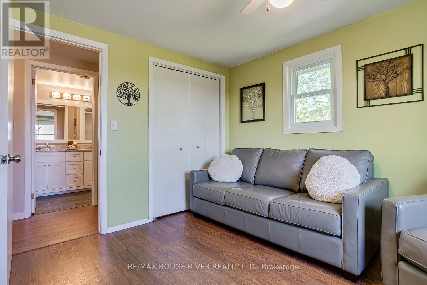 10 LAKEVIEW HEIGHTS