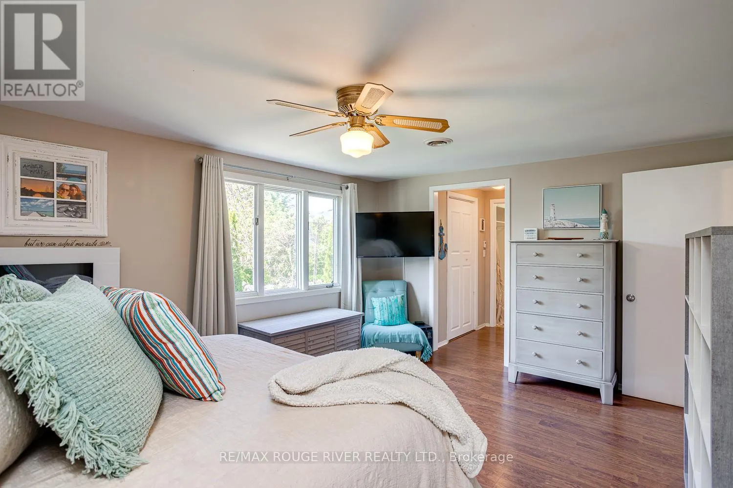 10 LAKEVIEW HEIGHTS