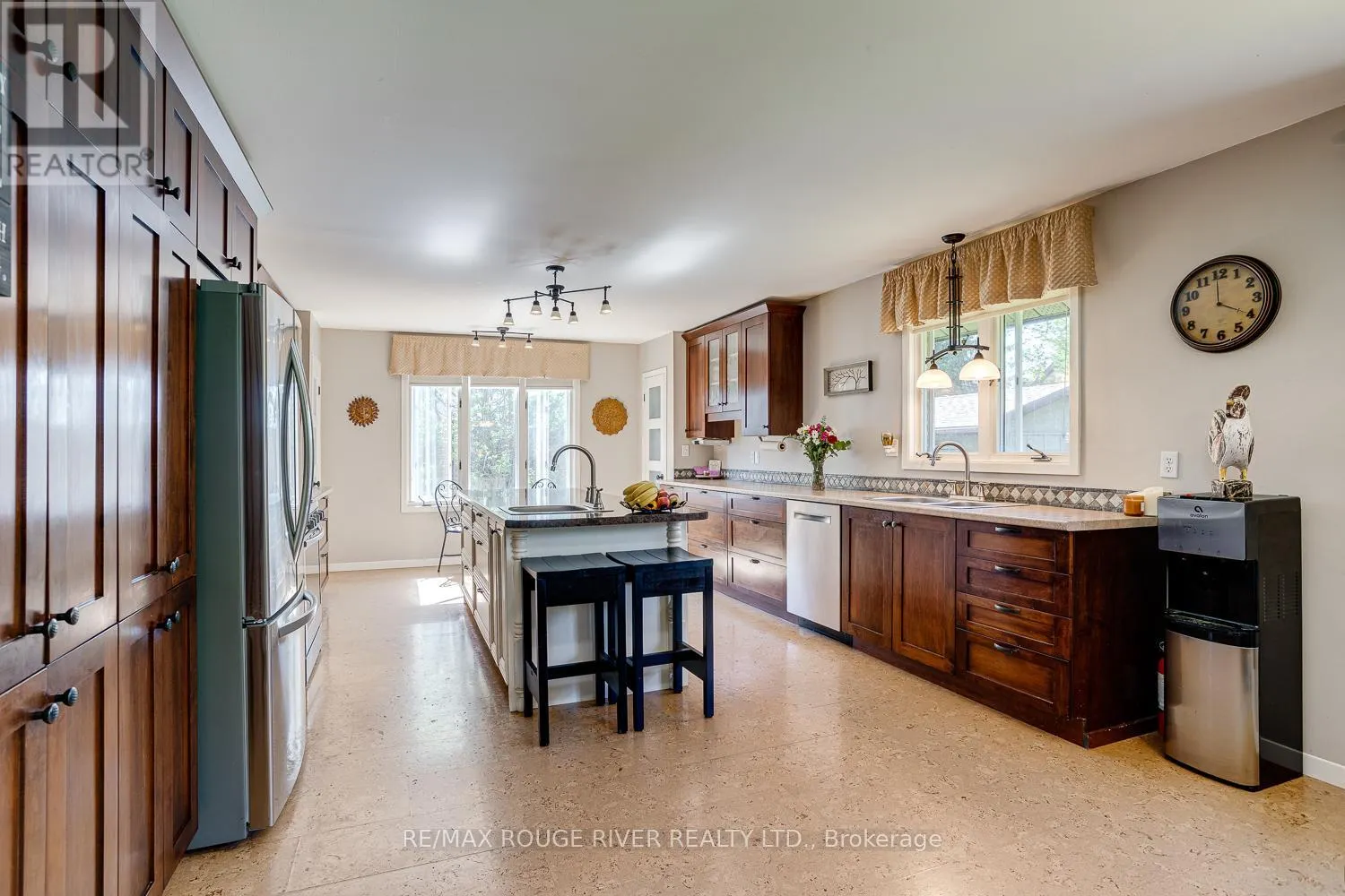 10 LAKEVIEW HEIGHTS