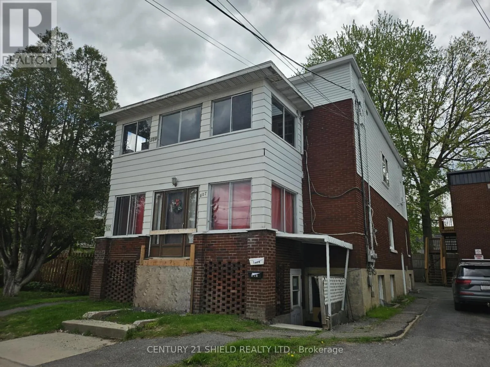 509 SECOND STREET E