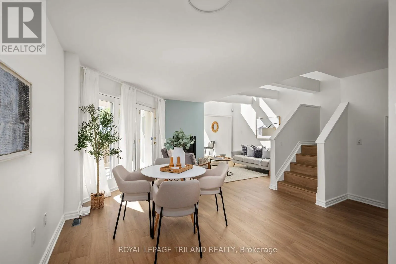 3 - 374 EDITH CAVELL BOULEVARD, #3