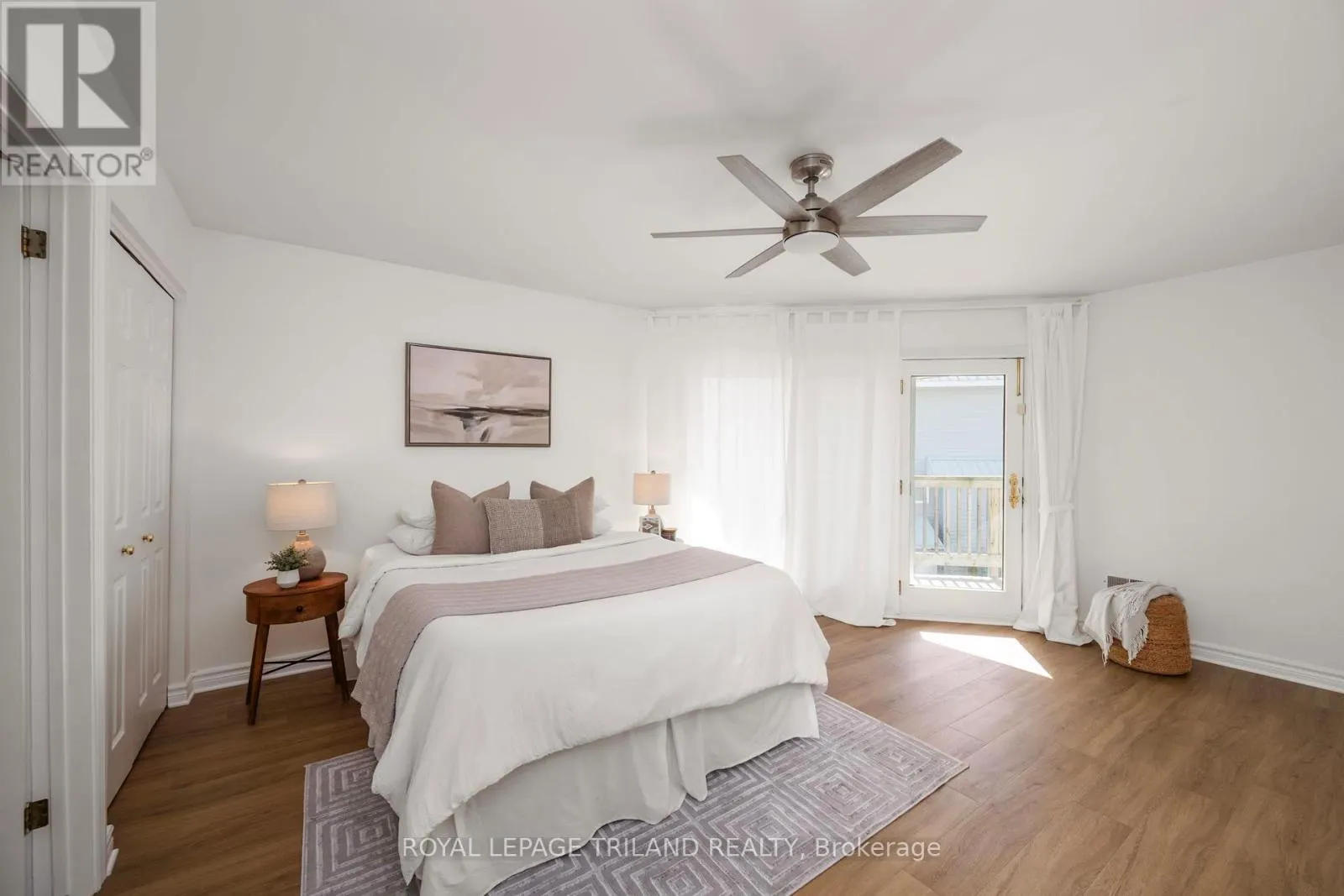 3 - 374 EDITH CAVELL BOULEVARD, #3