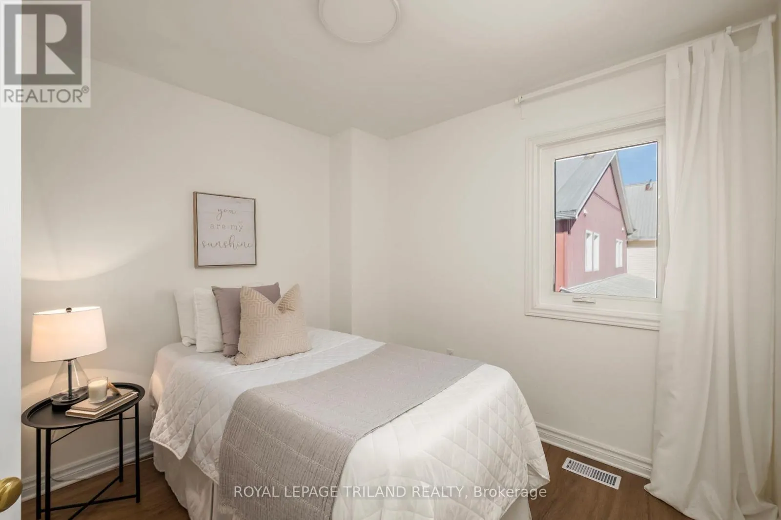 3 - 374 EDITH CAVELL BOULEVARD, #3