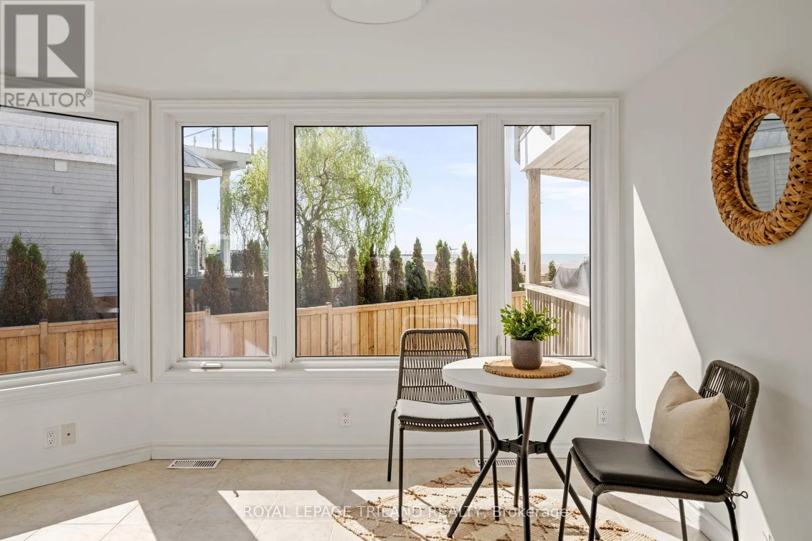 3 - 374 EDITH CAVELL BOULEVARD, #3