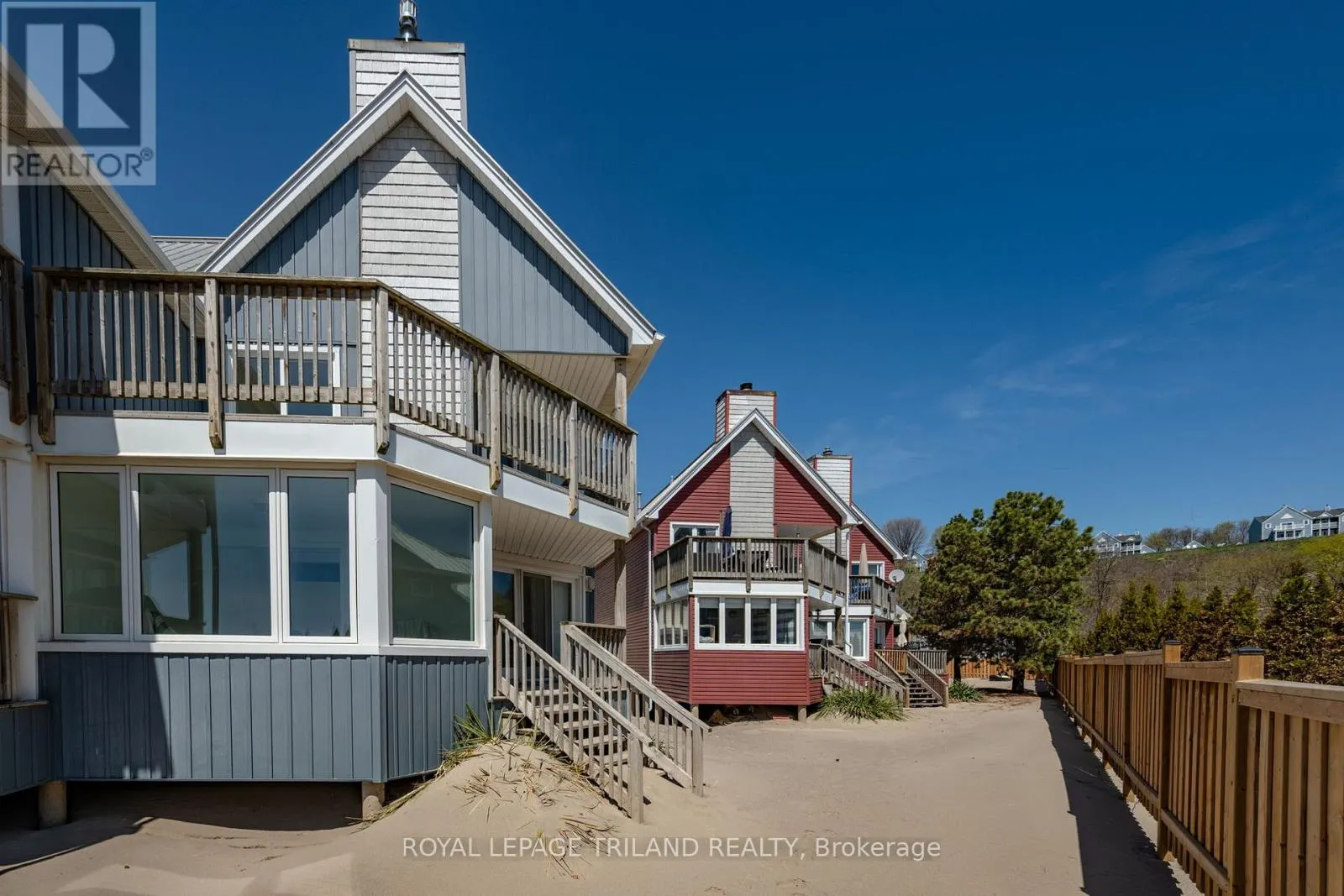 3 - 374 EDITH CAVELL BOULEVARD, #3