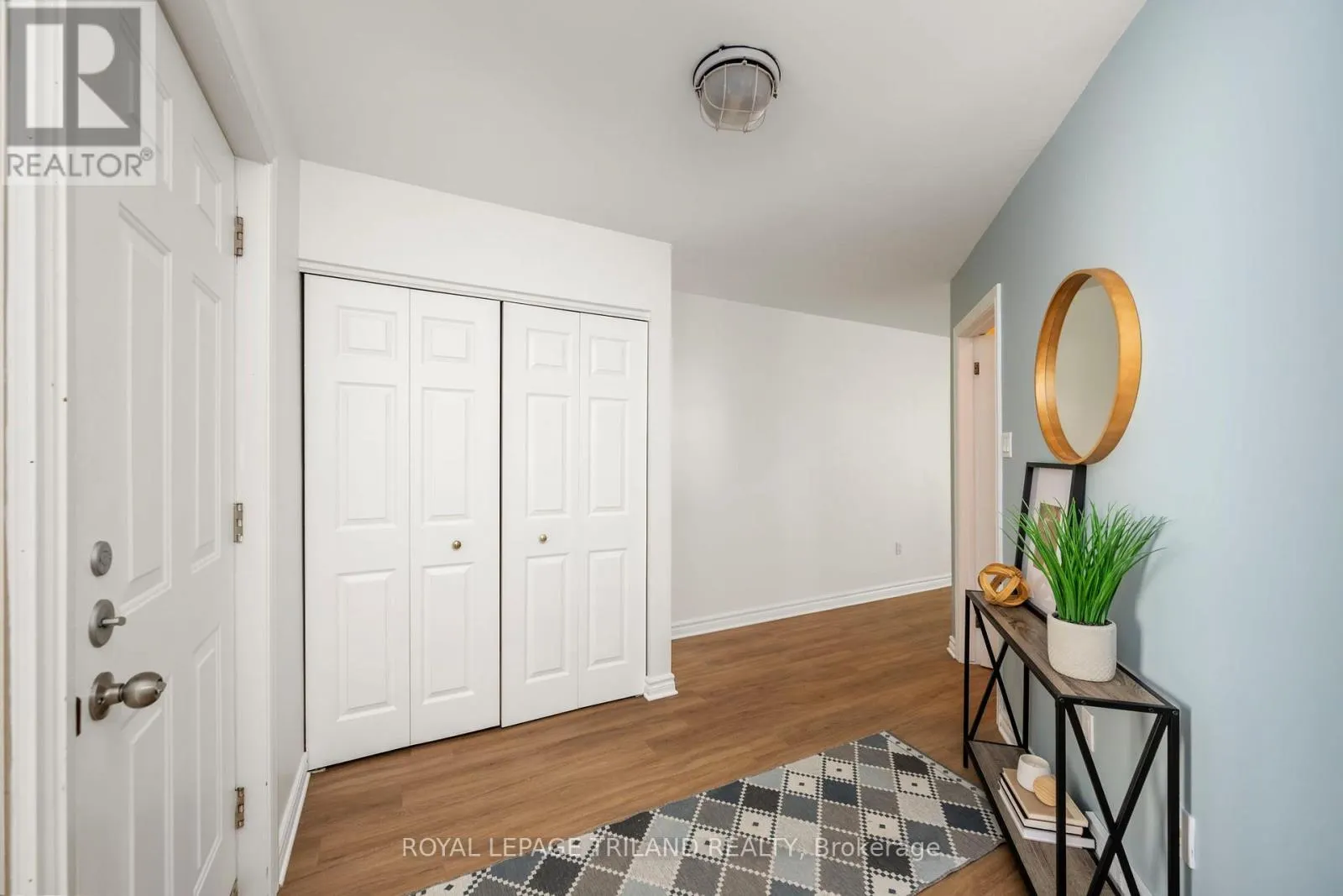 3 - 374 EDITH CAVELL BOULEVARD, #3
