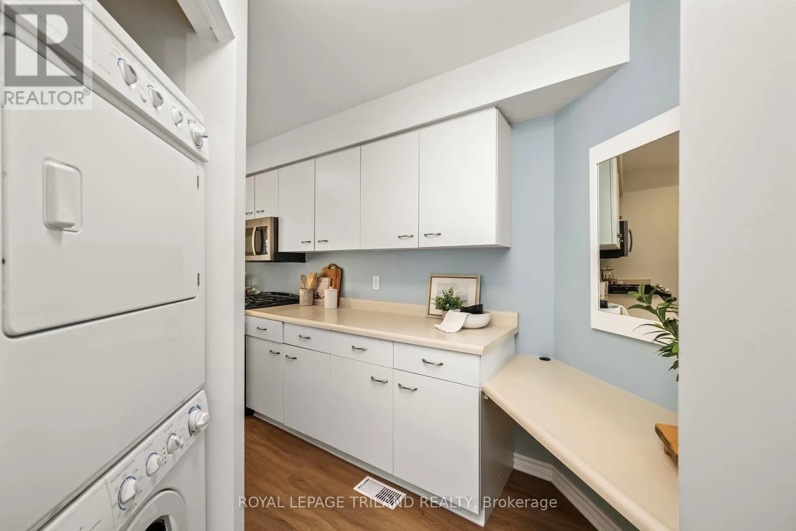 3 - 374 EDITH CAVELL BOULEVARD, #3