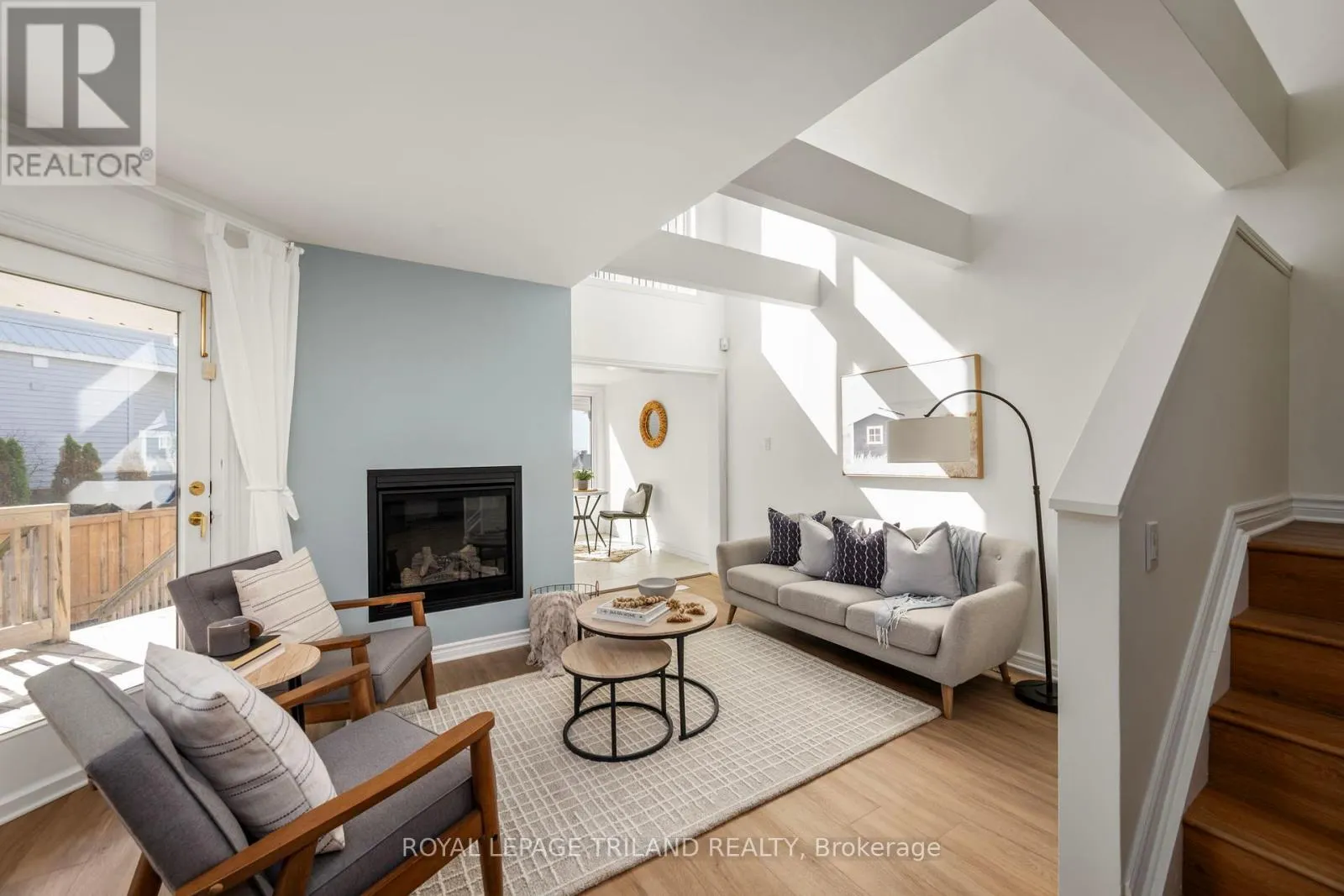 3 - 374 EDITH CAVELL BOULEVARD, #3