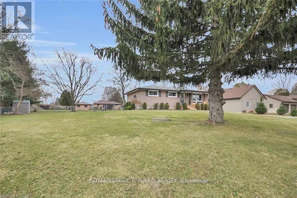104 SIMCOE CRESCENT