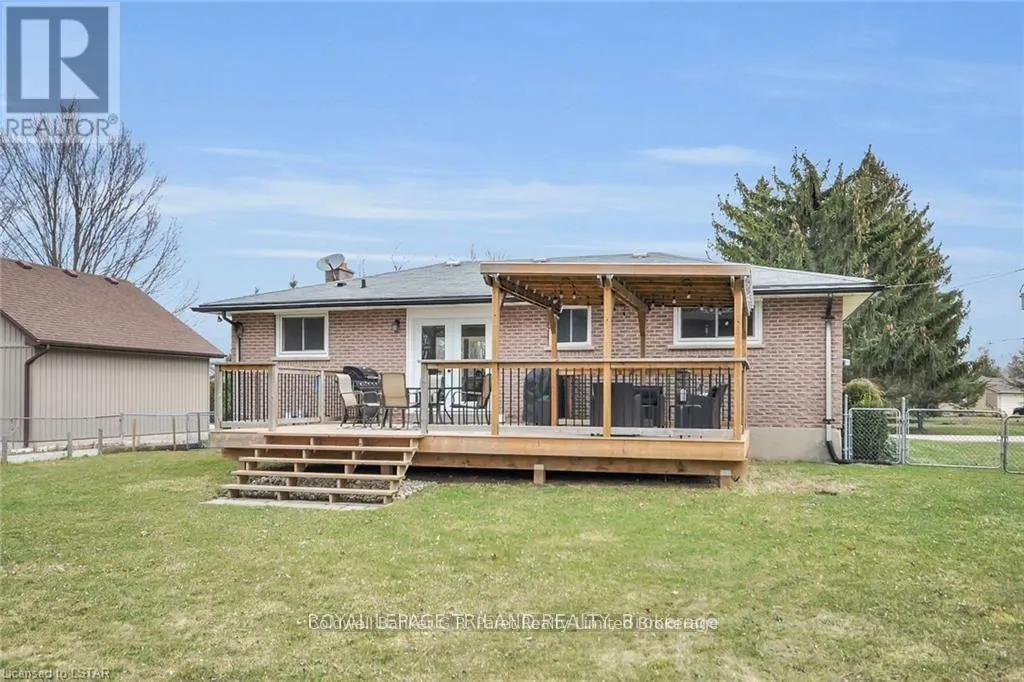 104 SIMCOE CRESCENT