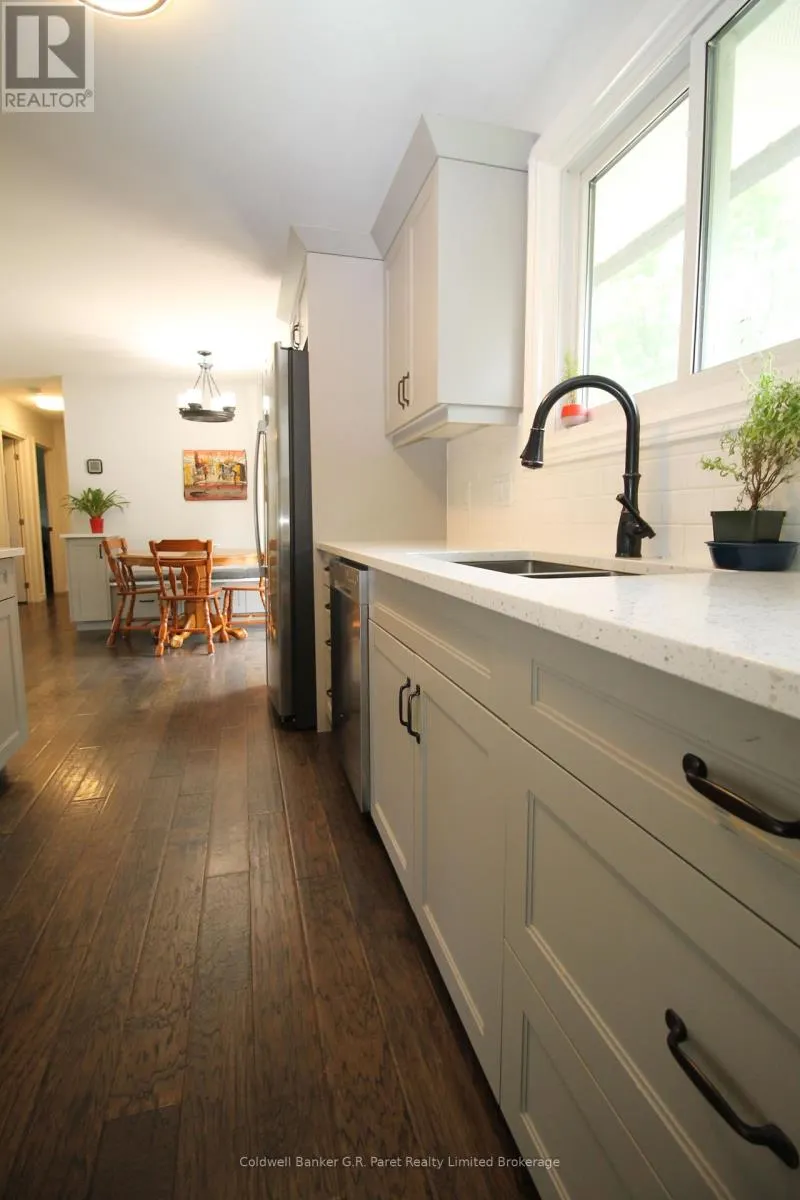 104 SIMCOE CRESCENT