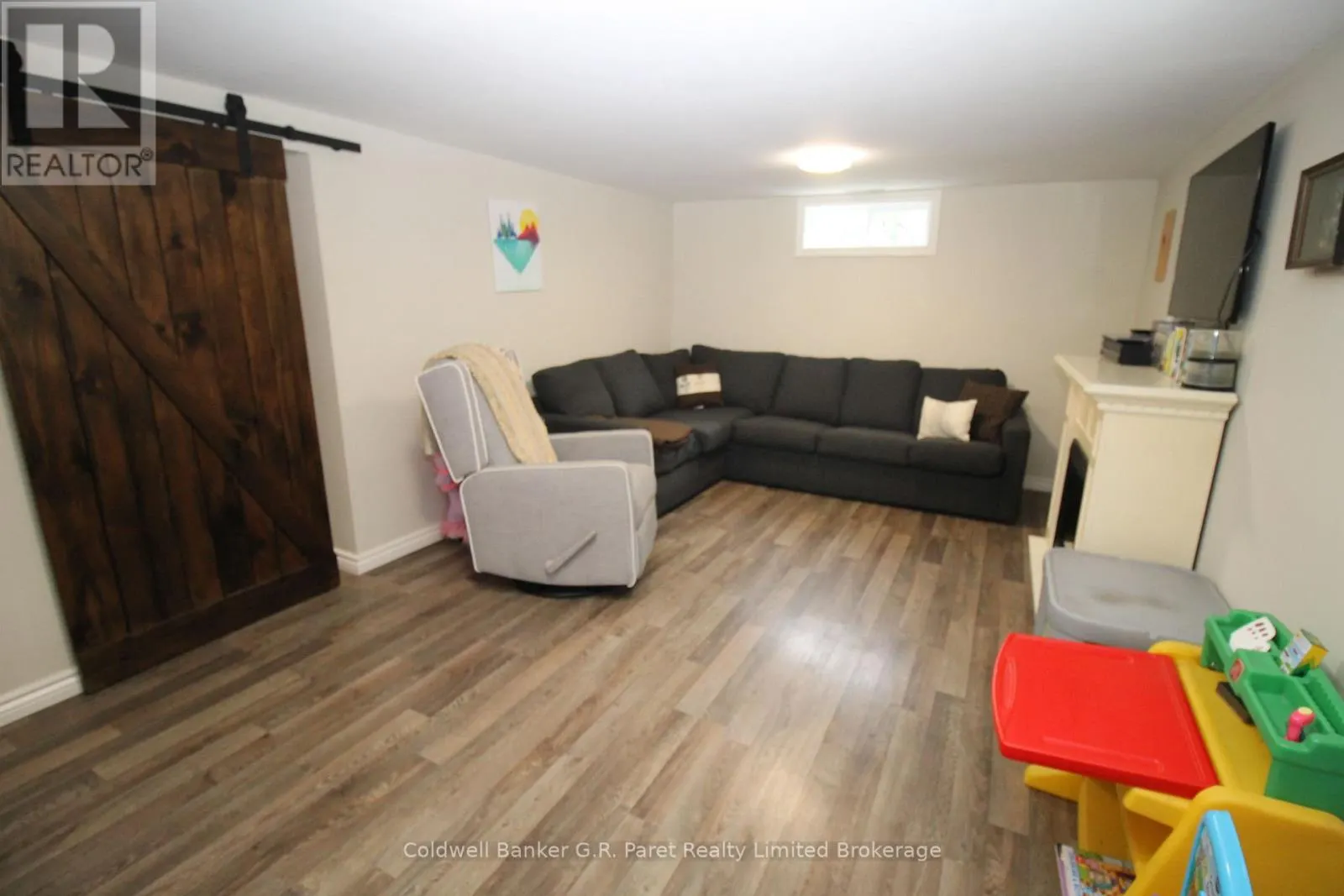 104 SIMCOE CRESCENT