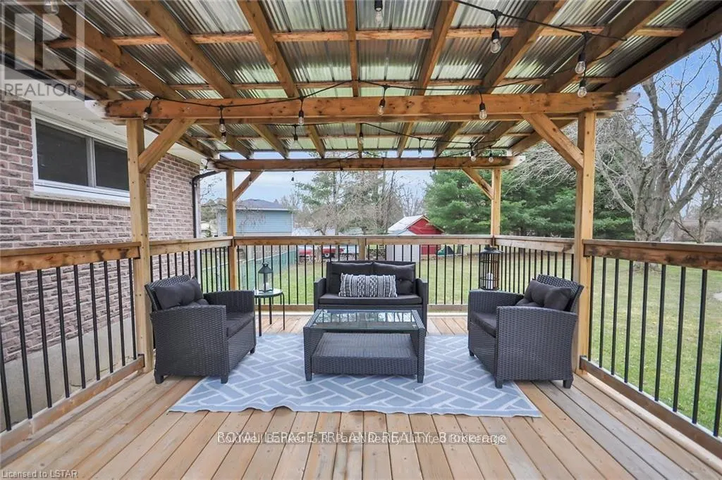 104 SIMCOE CRESCENT