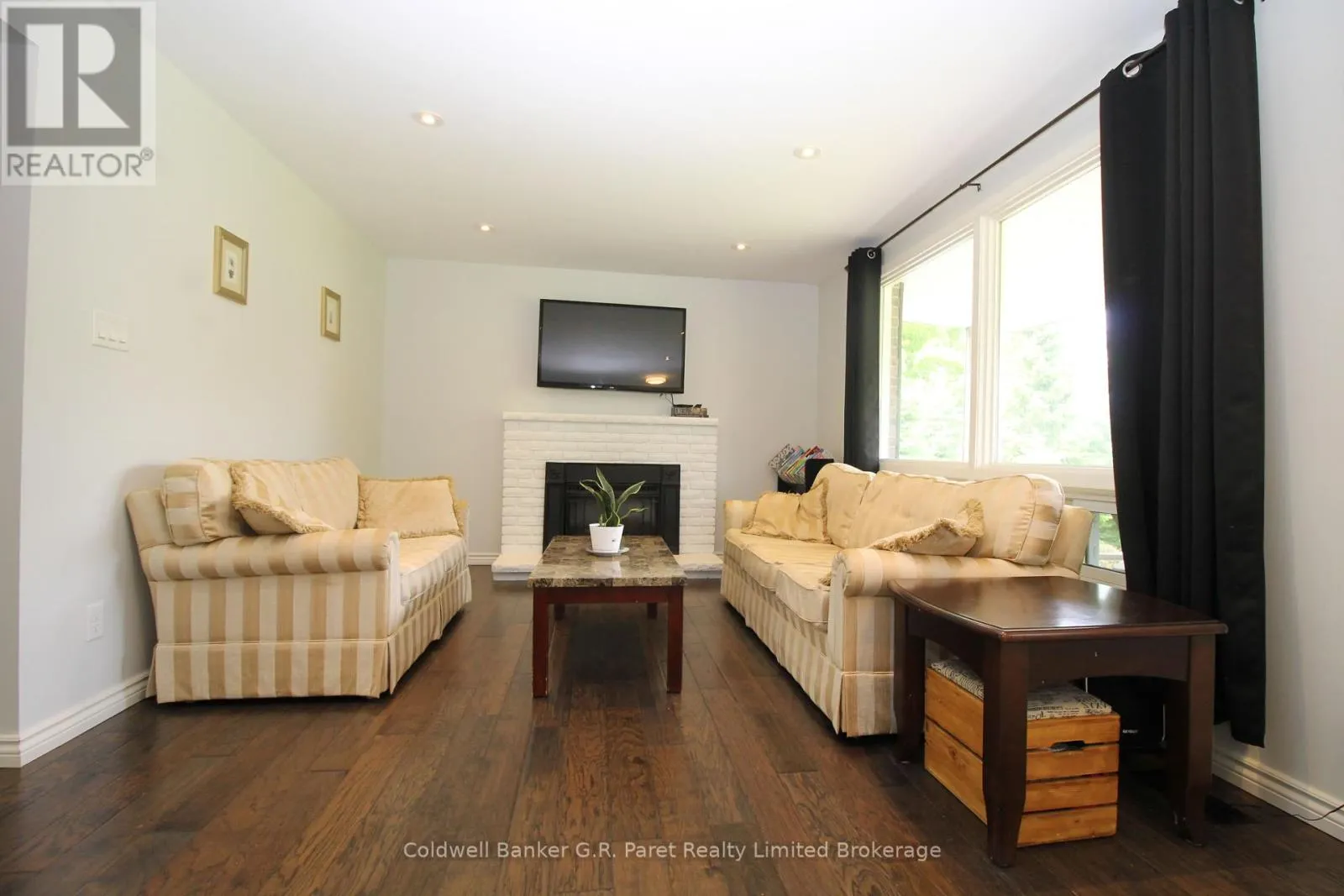 104 SIMCOE CRESCENT