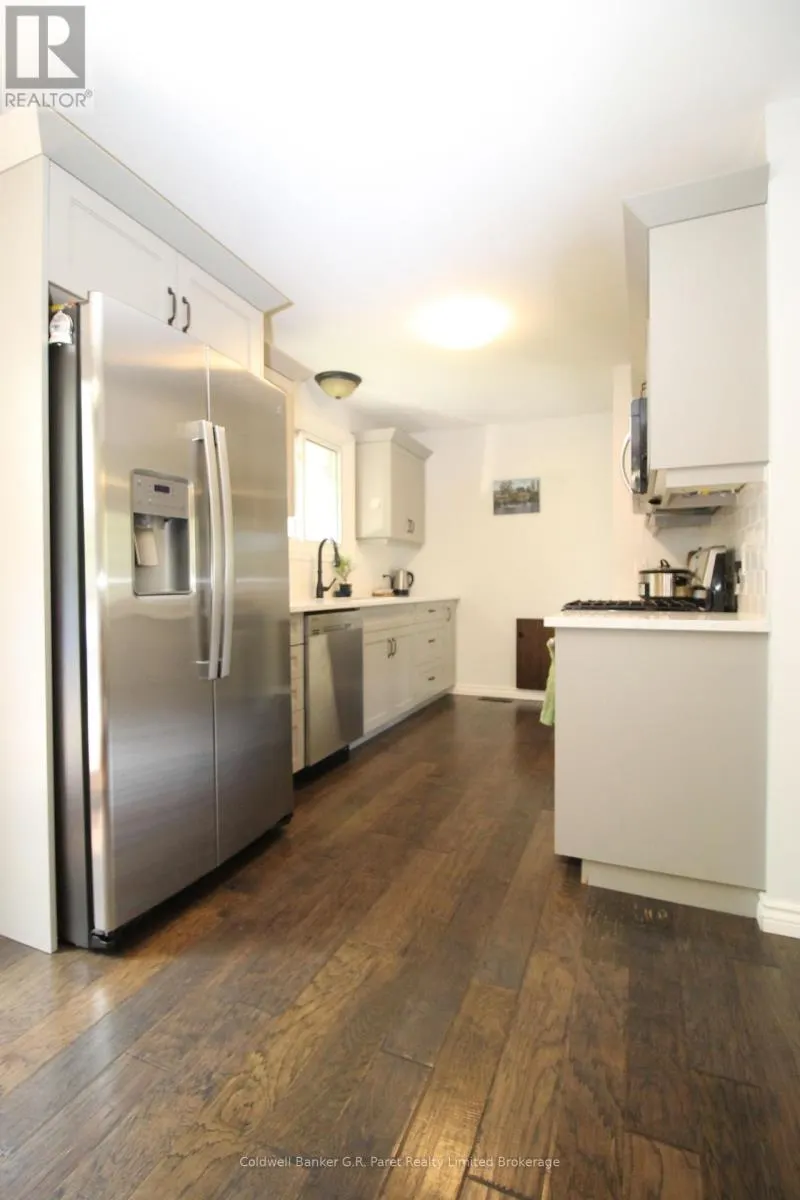104 SIMCOE CRESCENT