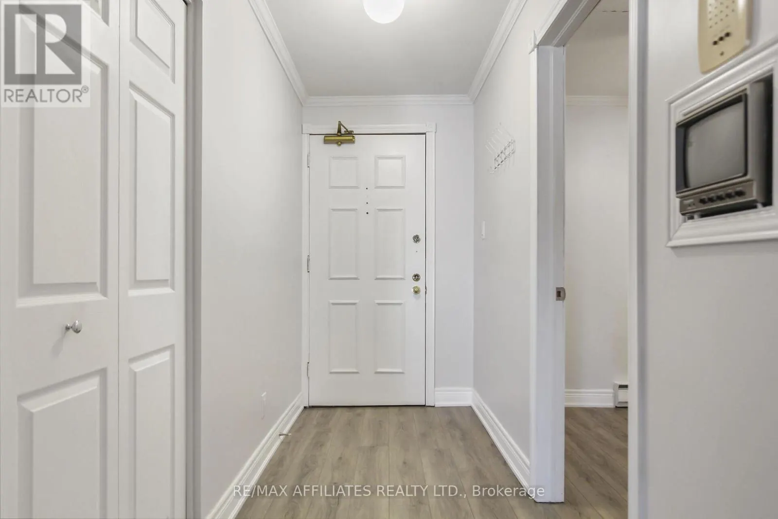 #1 - 160 BRUYERE STREET