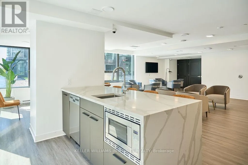 2009 - 340 QUEEN STREET