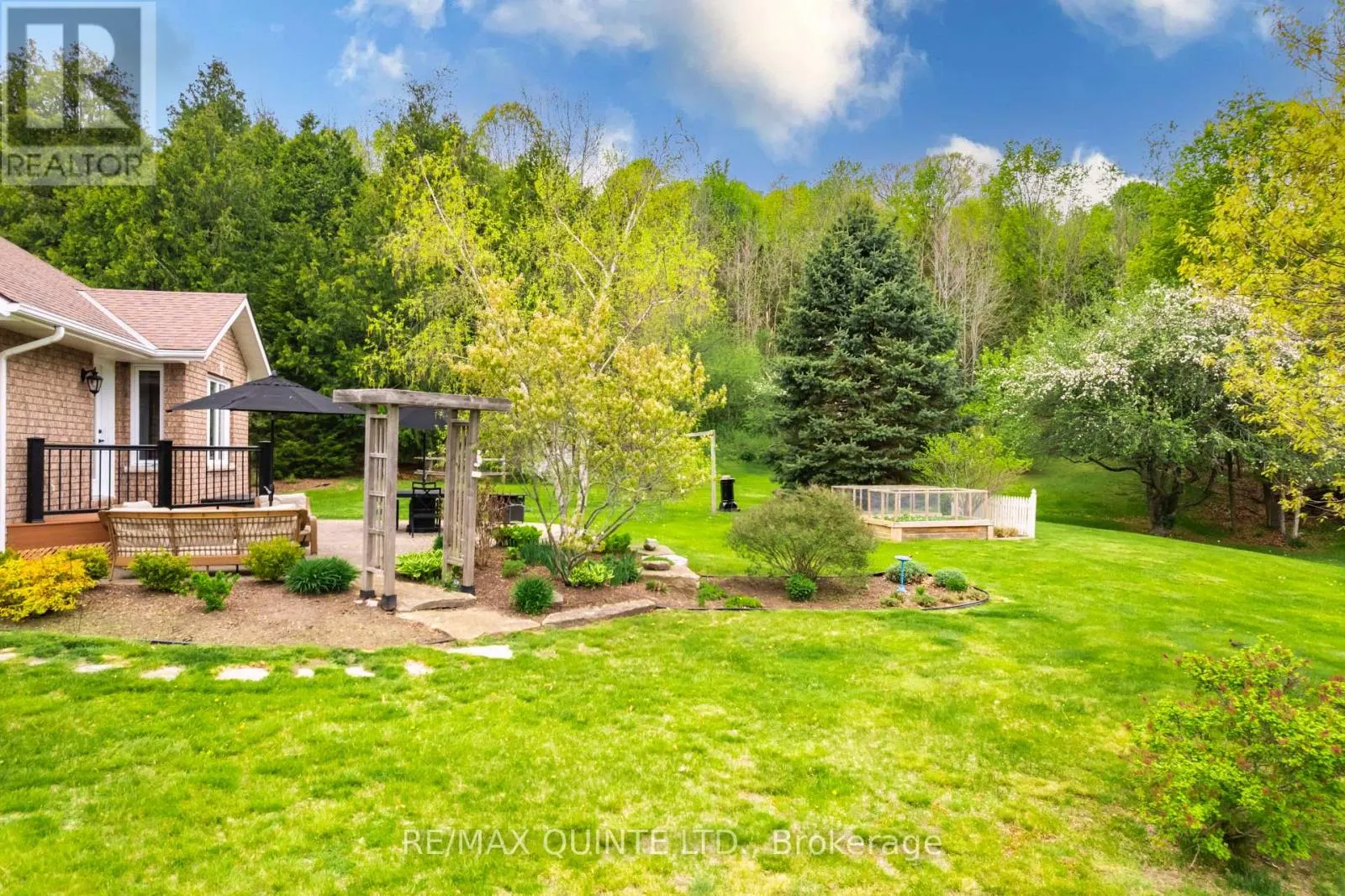 38 OAKRIDGE DRIVE