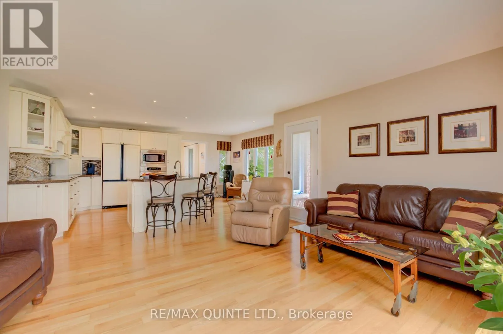 38 OAKRIDGE DRIVE