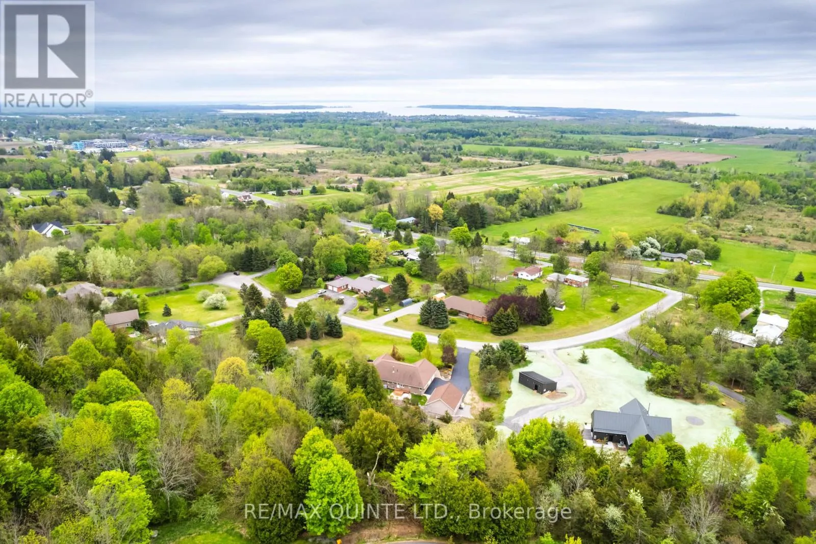 38 OAKRIDGE DRIVE