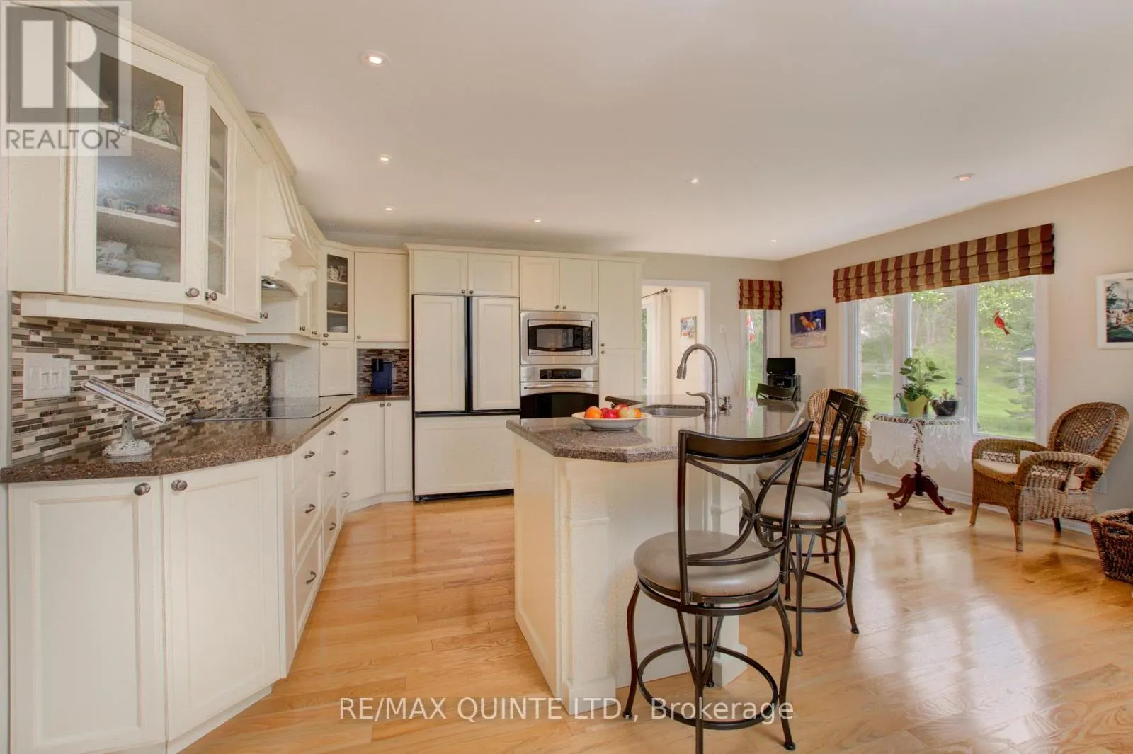 38 OAKRIDGE DRIVE