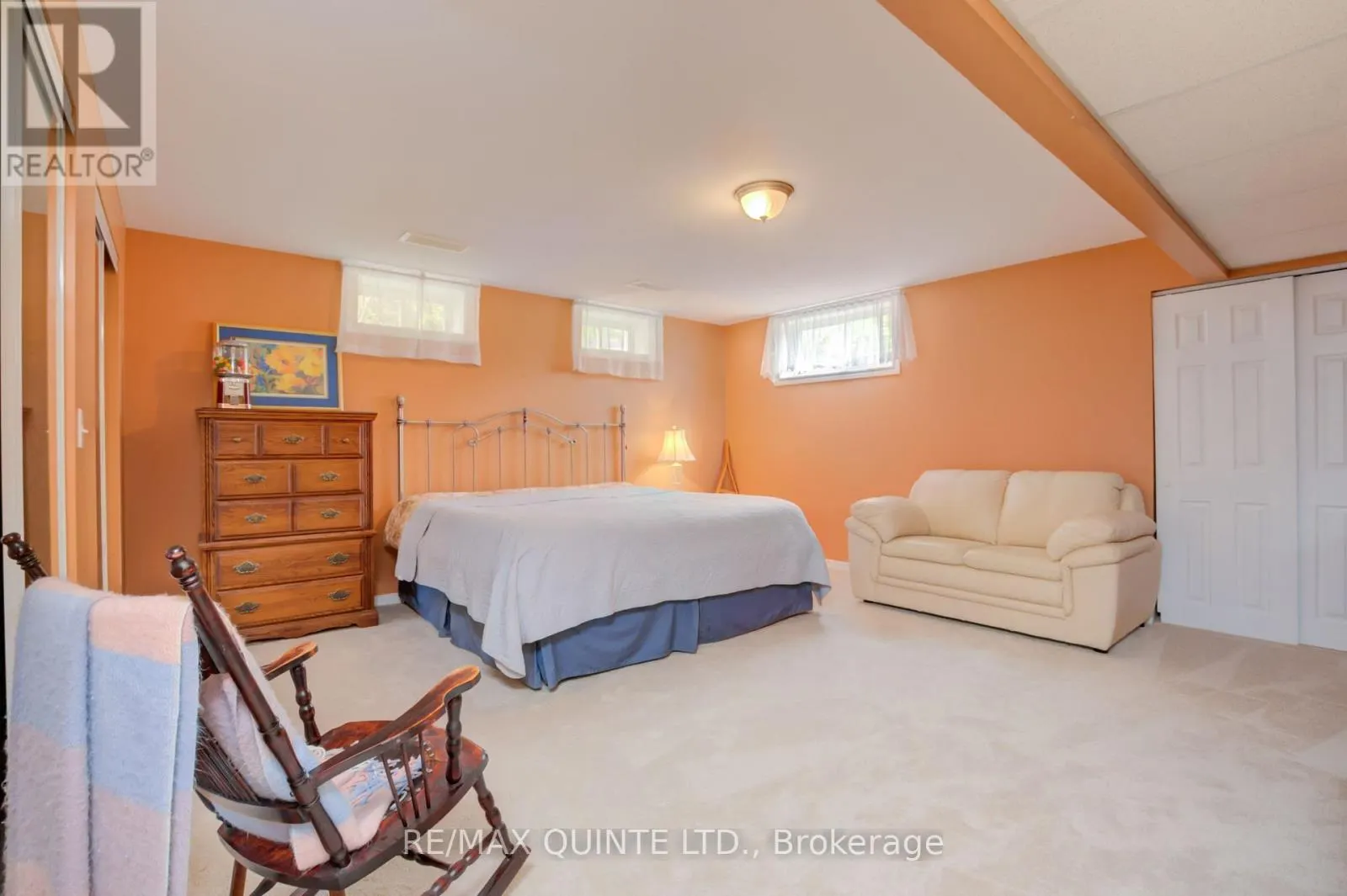 38 OAKRIDGE DRIVE