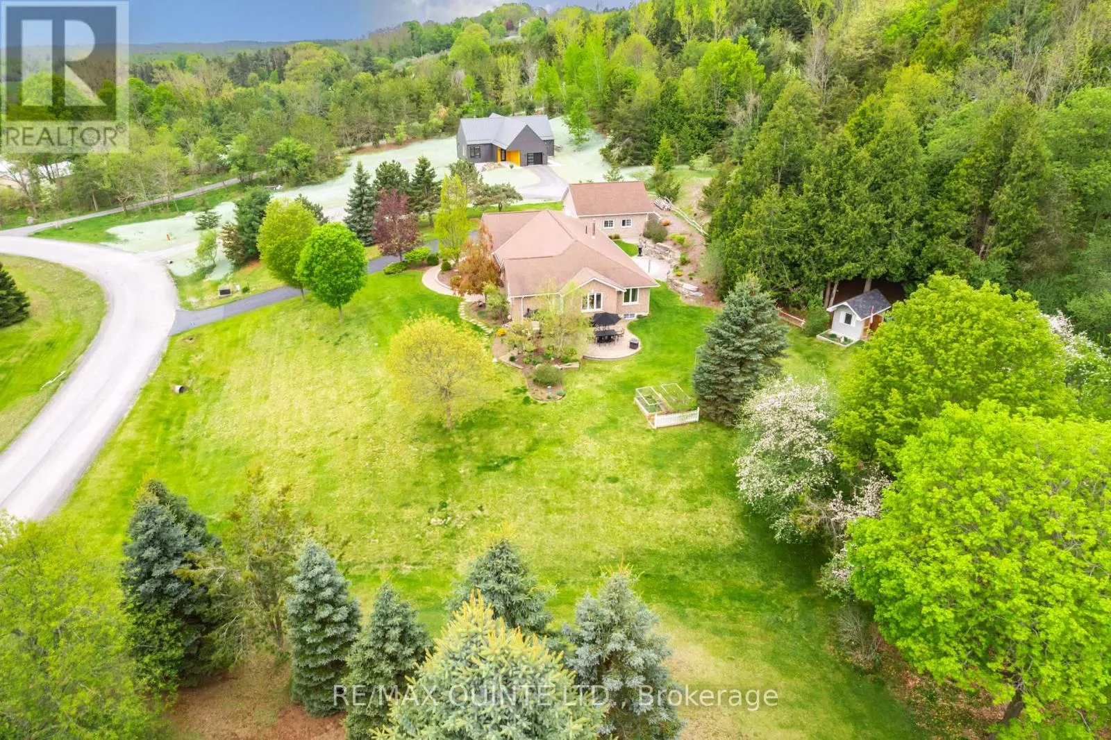 38 OAKRIDGE DRIVE