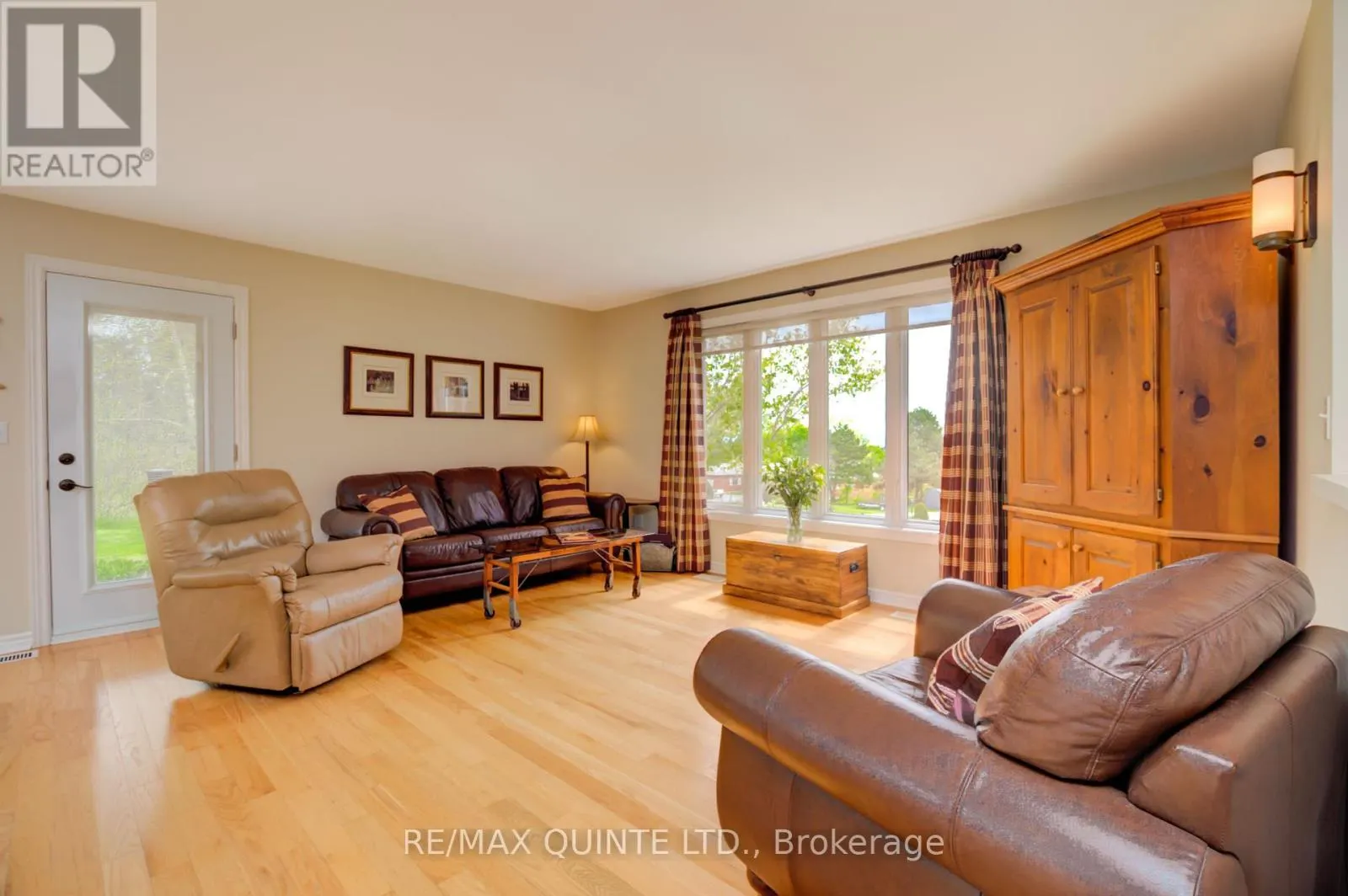 38 OAKRIDGE DRIVE
