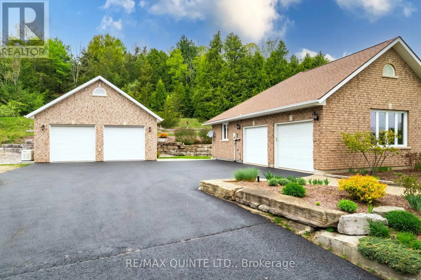 38 OAKRIDGE DRIVE