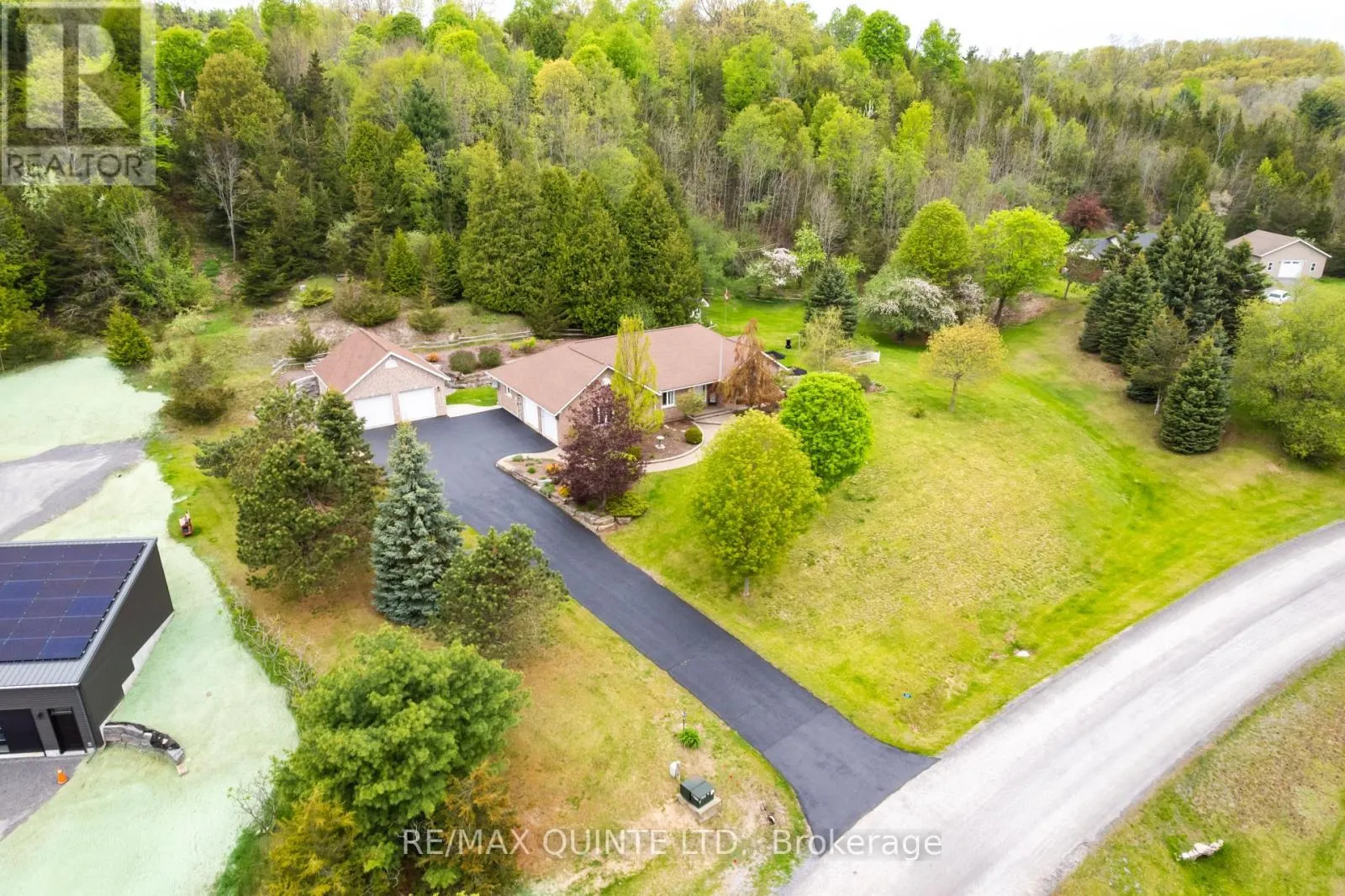 38 OAKRIDGE DRIVE