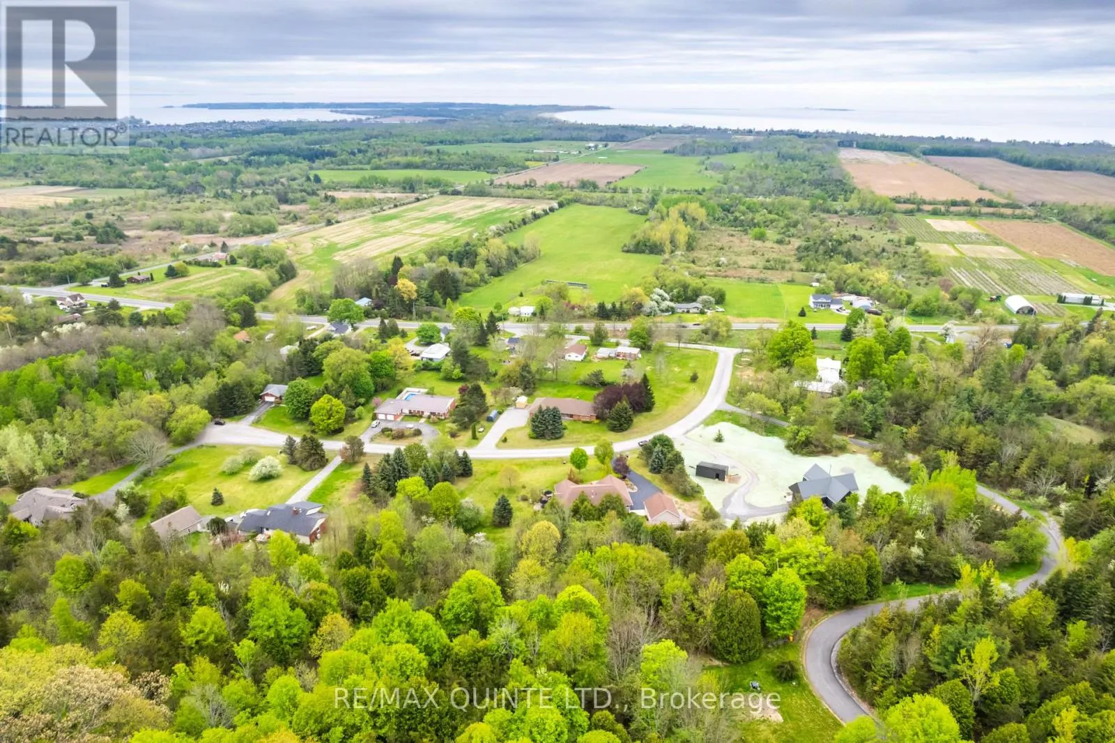 38 OAKRIDGE DRIVE