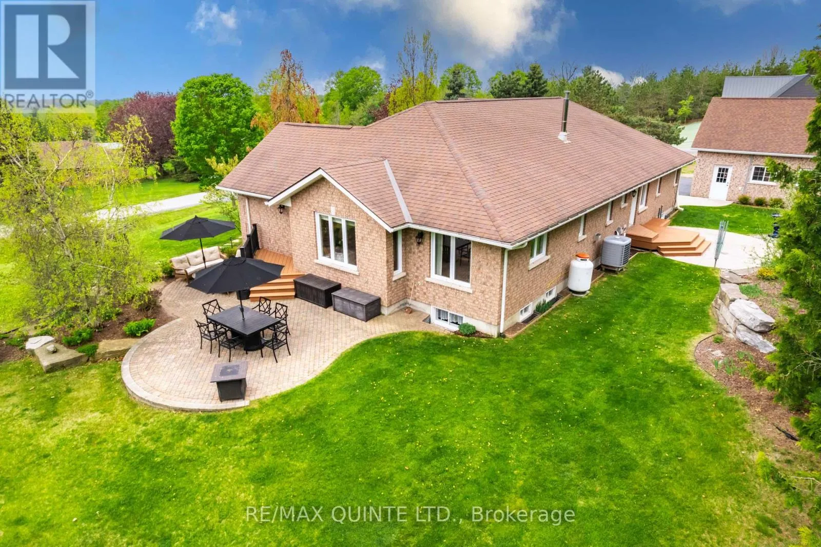 38 OAKRIDGE DRIVE