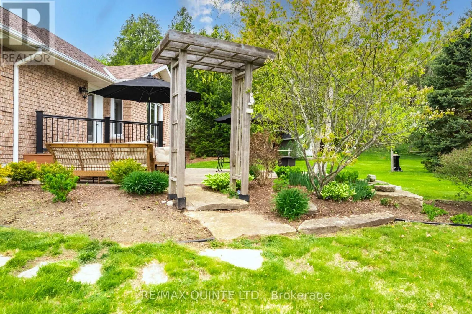 38 OAKRIDGE DRIVE
