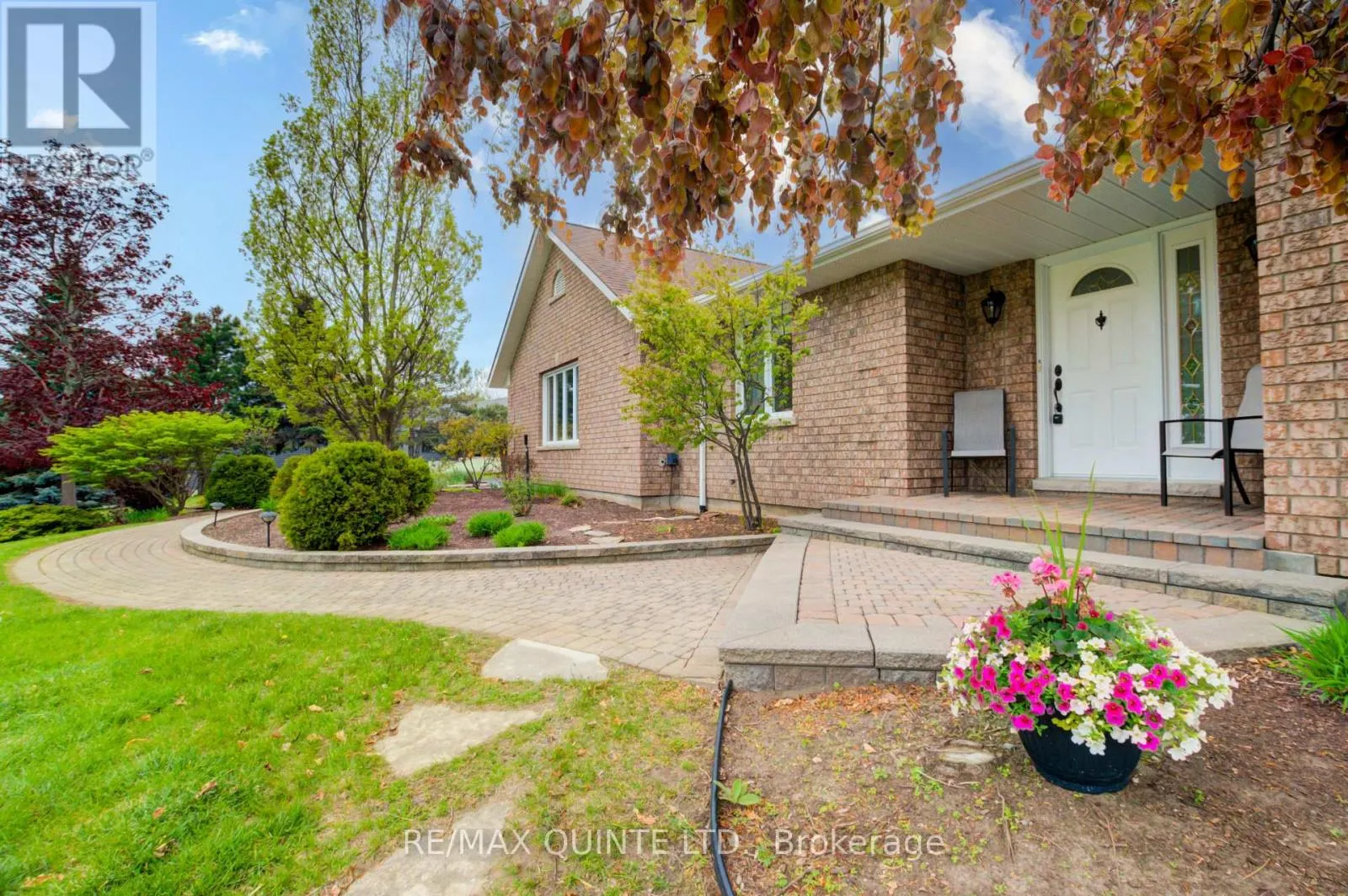 38 OAKRIDGE DRIVE