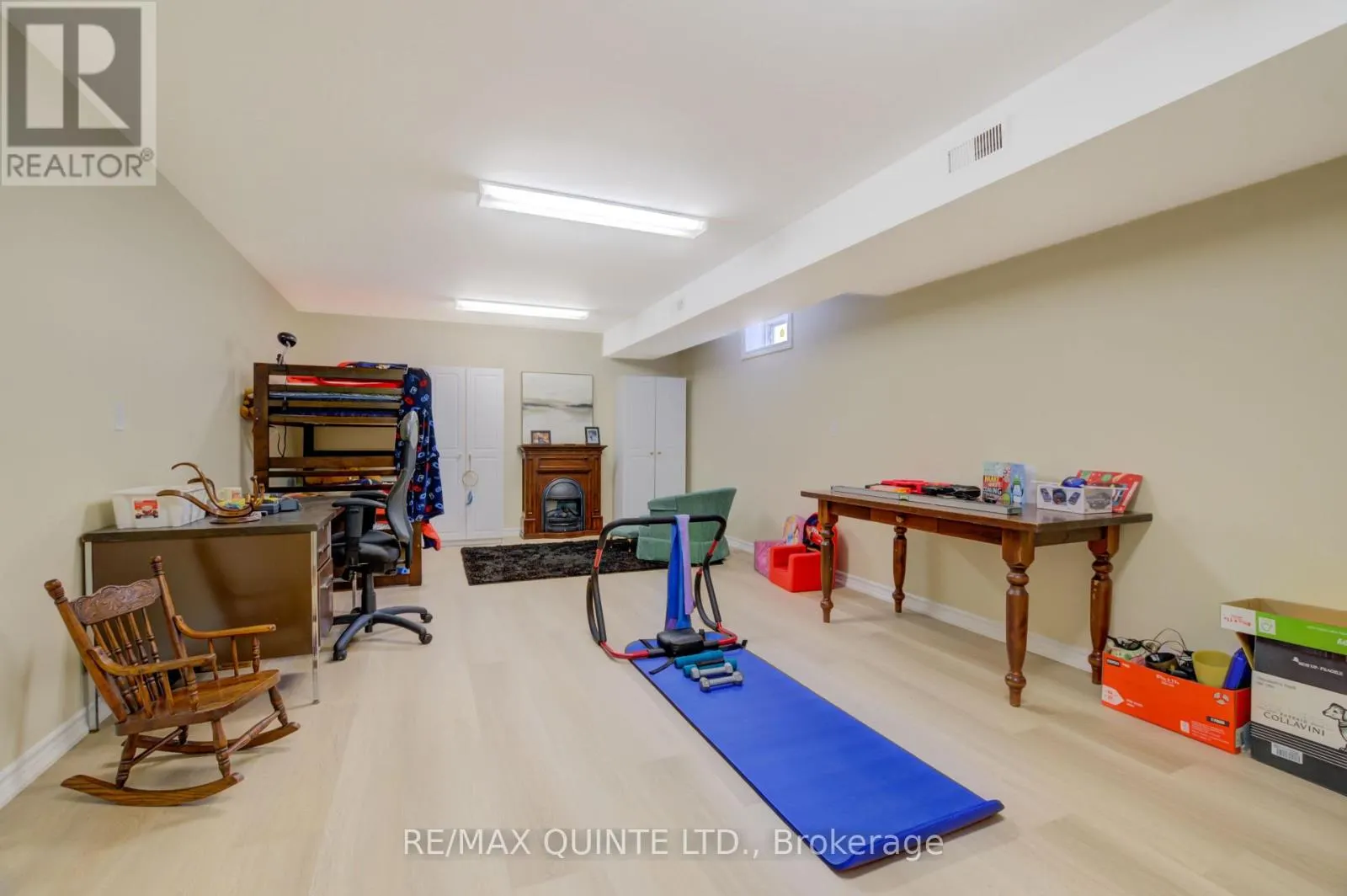 38 OAKRIDGE DRIVE