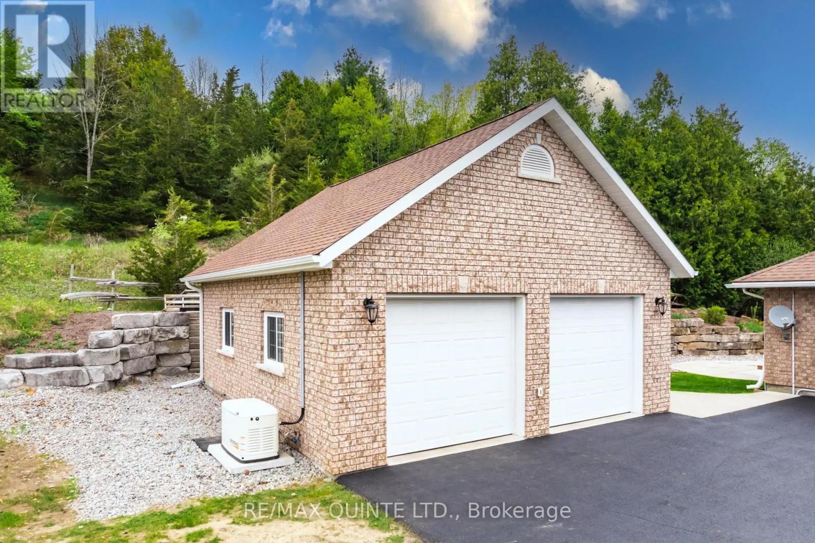 38 OAKRIDGE DRIVE
