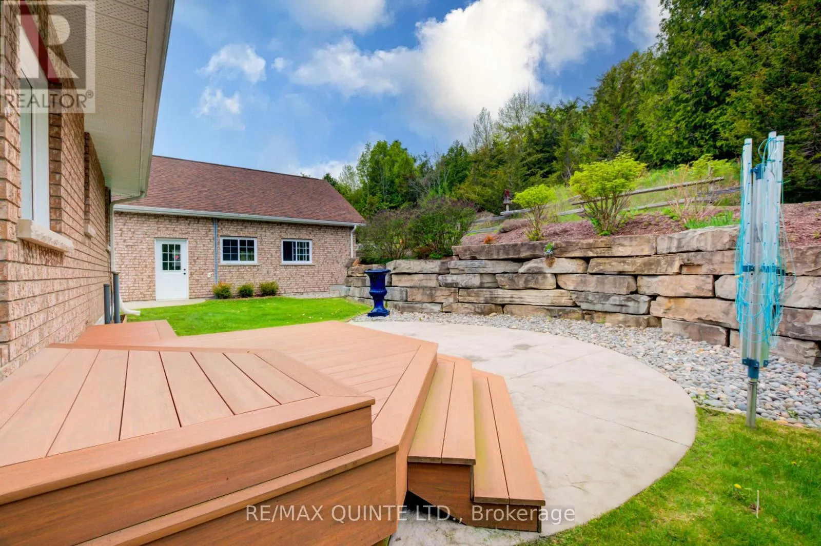 38 OAKRIDGE DRIVE